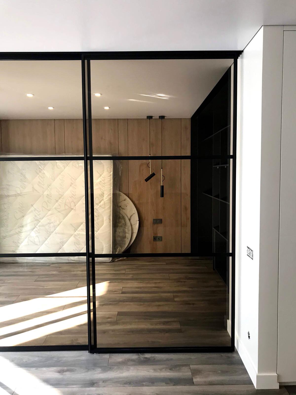 Раздвижная межкомнатная перегородка