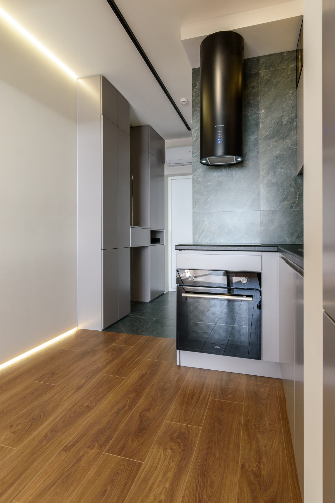 Студия в современном, минималистичном стиле