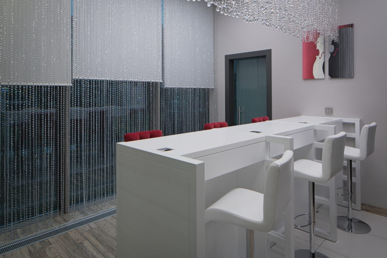 Салон "Crystal Line & Beauty"