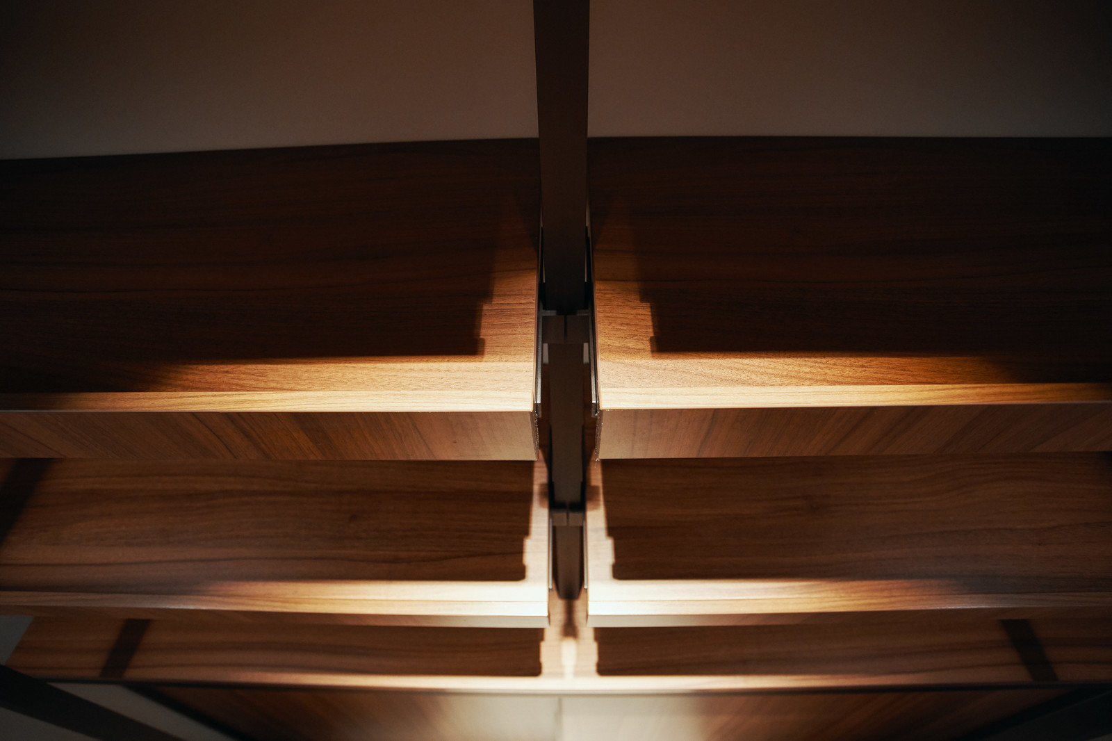 raumplus в интерьере квартиры на Минской, гардеробная UNO коридор