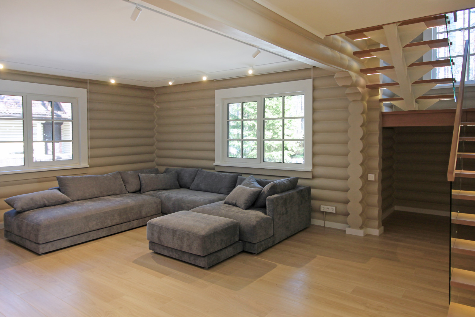 Срубовой коттедж в Рощино