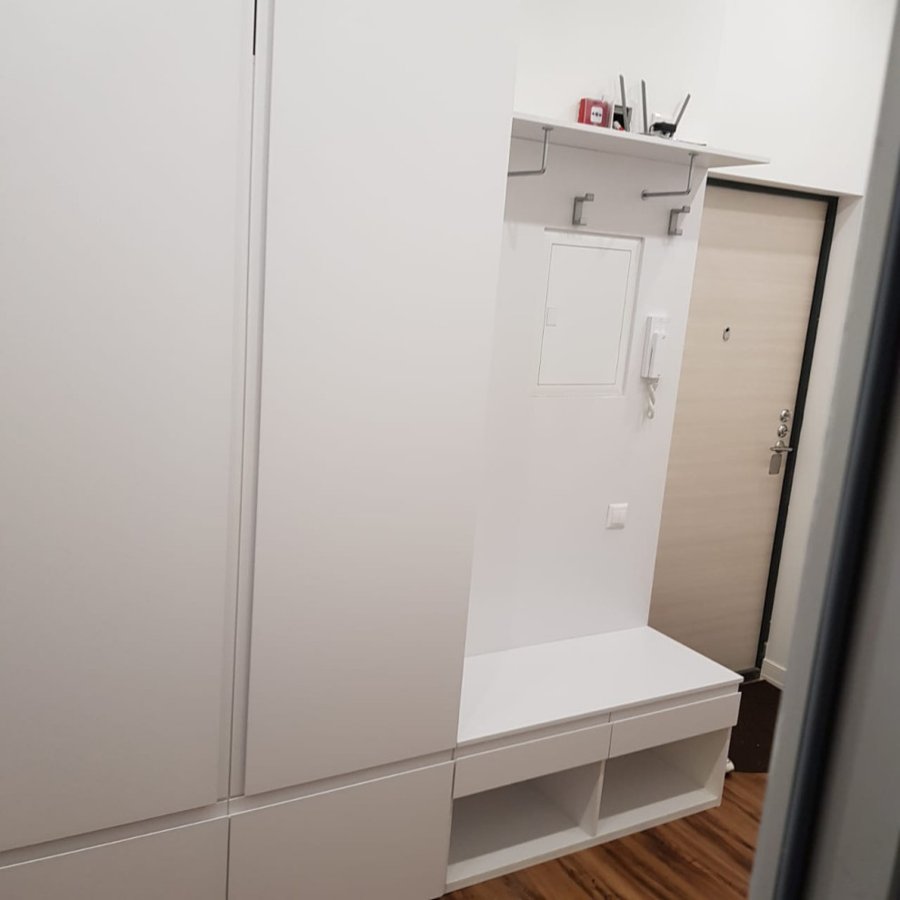 Обложка проекта: Шкаф в коридор