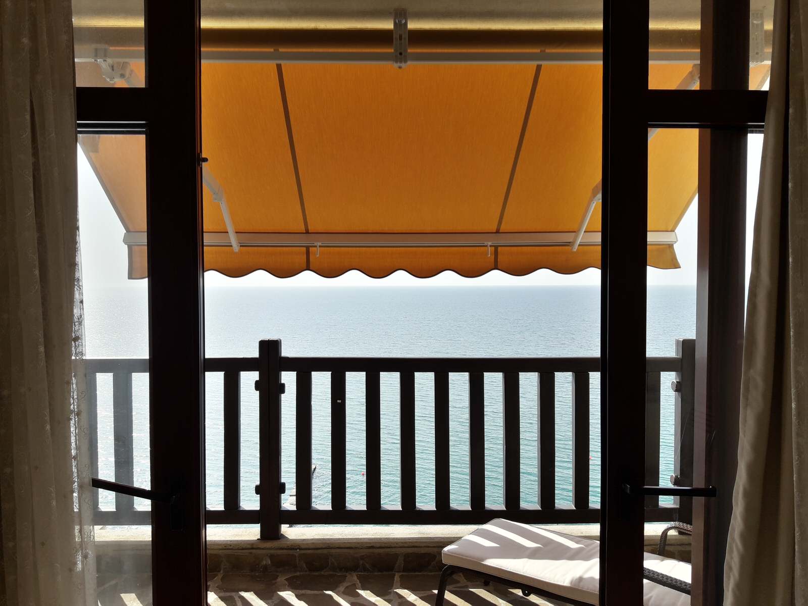 Обложка проекта: Маркизы на балконе