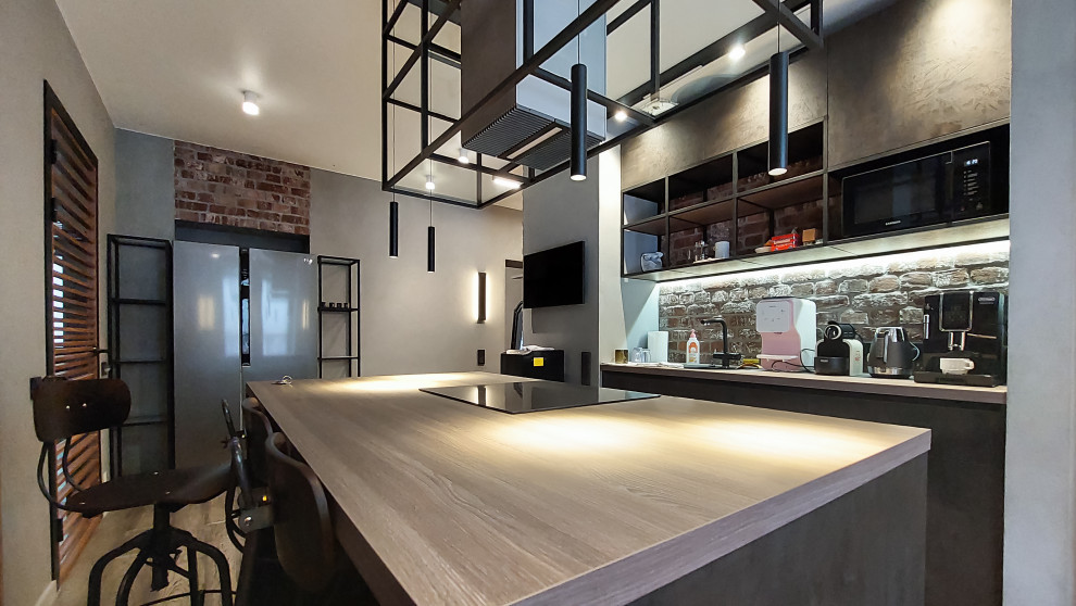 Лофт в квартире фотографа: кухня и холл, 103 кв. м.