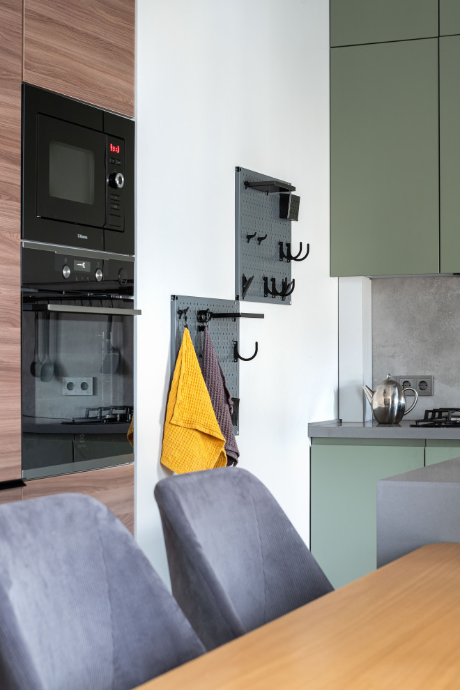 КВАРТИРА С ЯРКИМИ АКЦЕНТАМИ В СТАРОМ ФОНДЕ