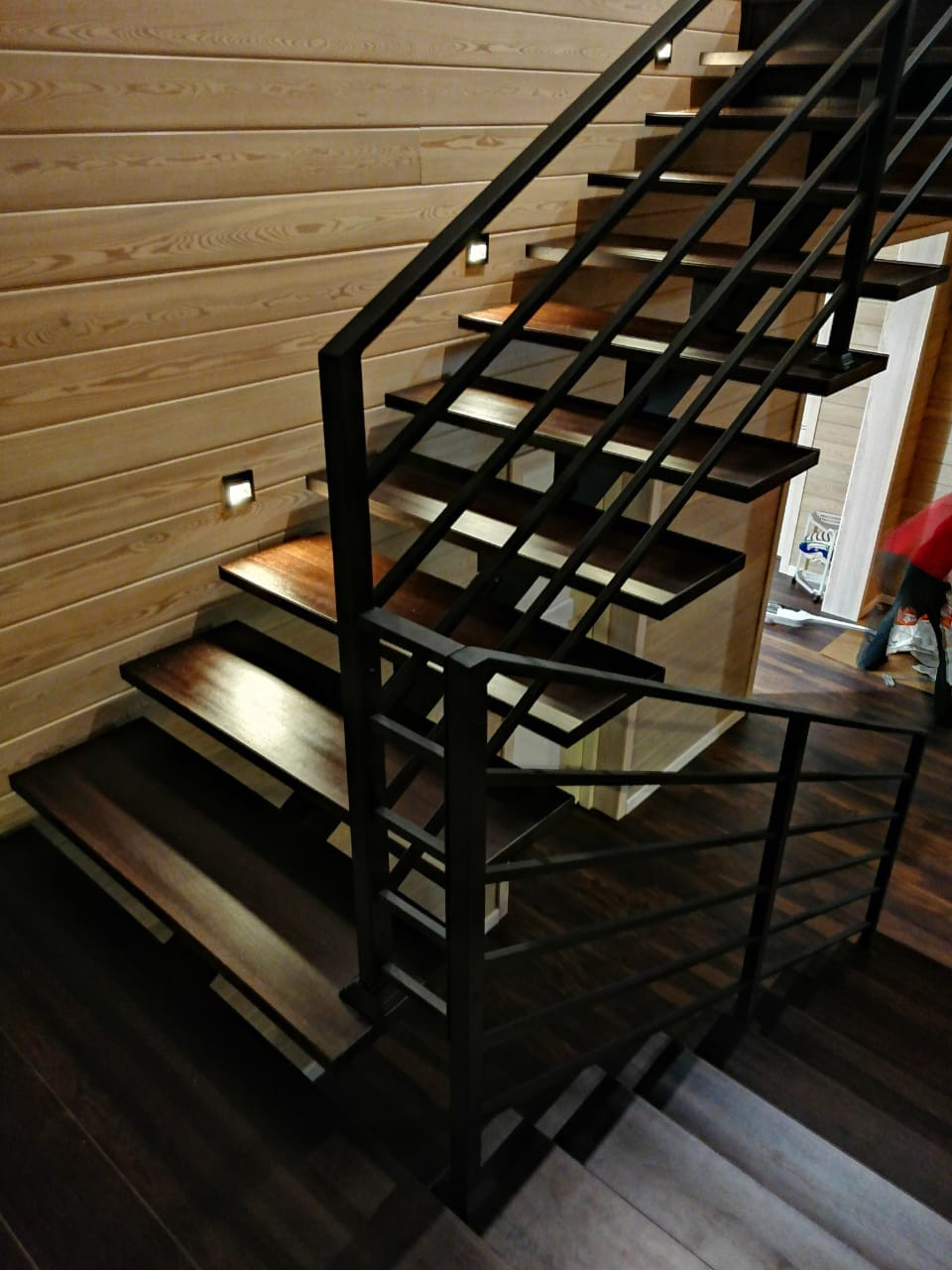 Лестница на стальном монокосоуре
