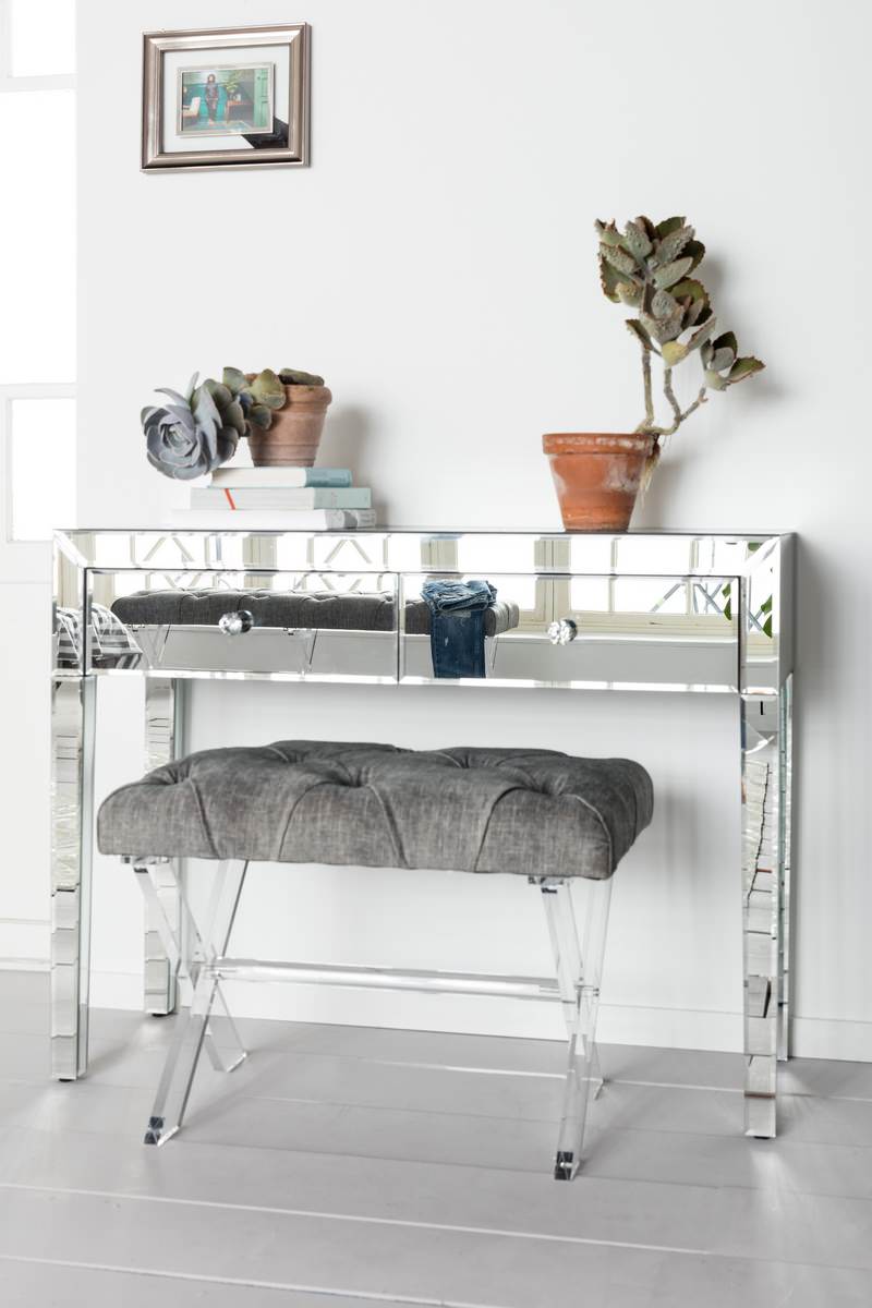 Обложка проекта: Спальня в гламурном ретро-стиле