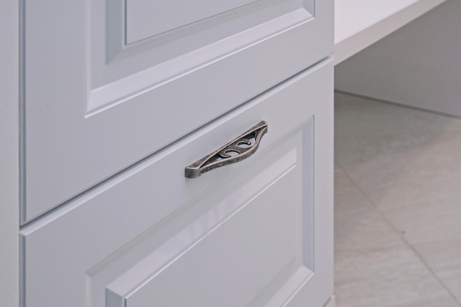 Прихожая, хозшкаф и ванная - всё в белом!