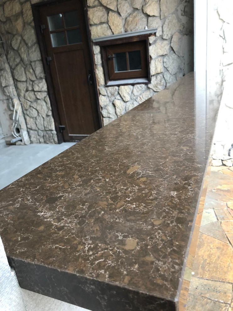 Обложка проекта: Подоконник из кварцевого агломерата Technistone в процессе монтажа