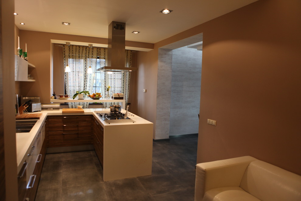 Загородный дом. Симферопольское шоссе.