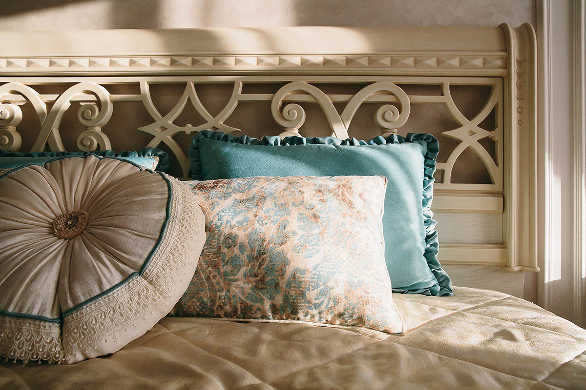 Реализация:Классика с нотками востока в бирюзе