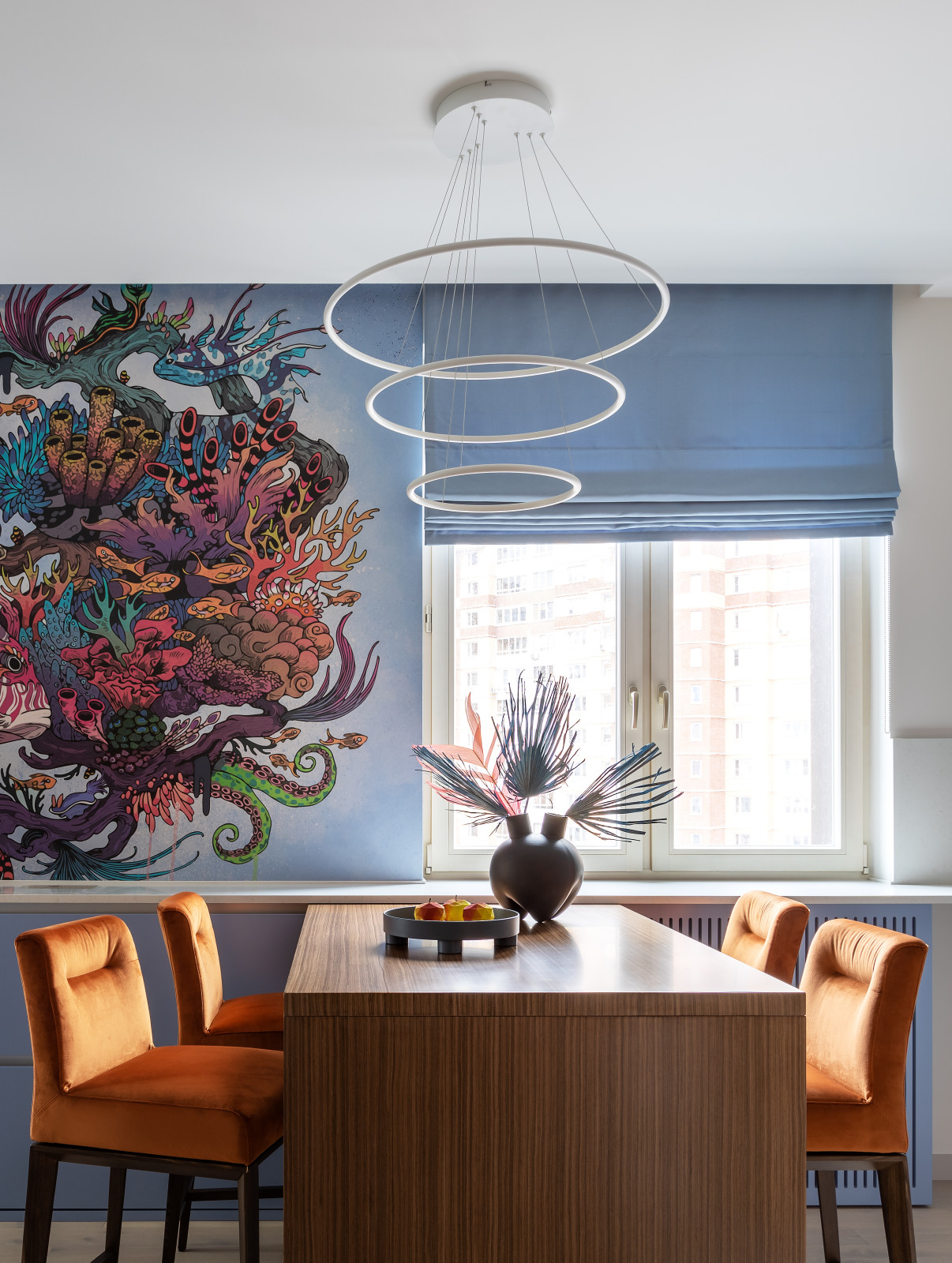 Современный интерьер в ярких цветах