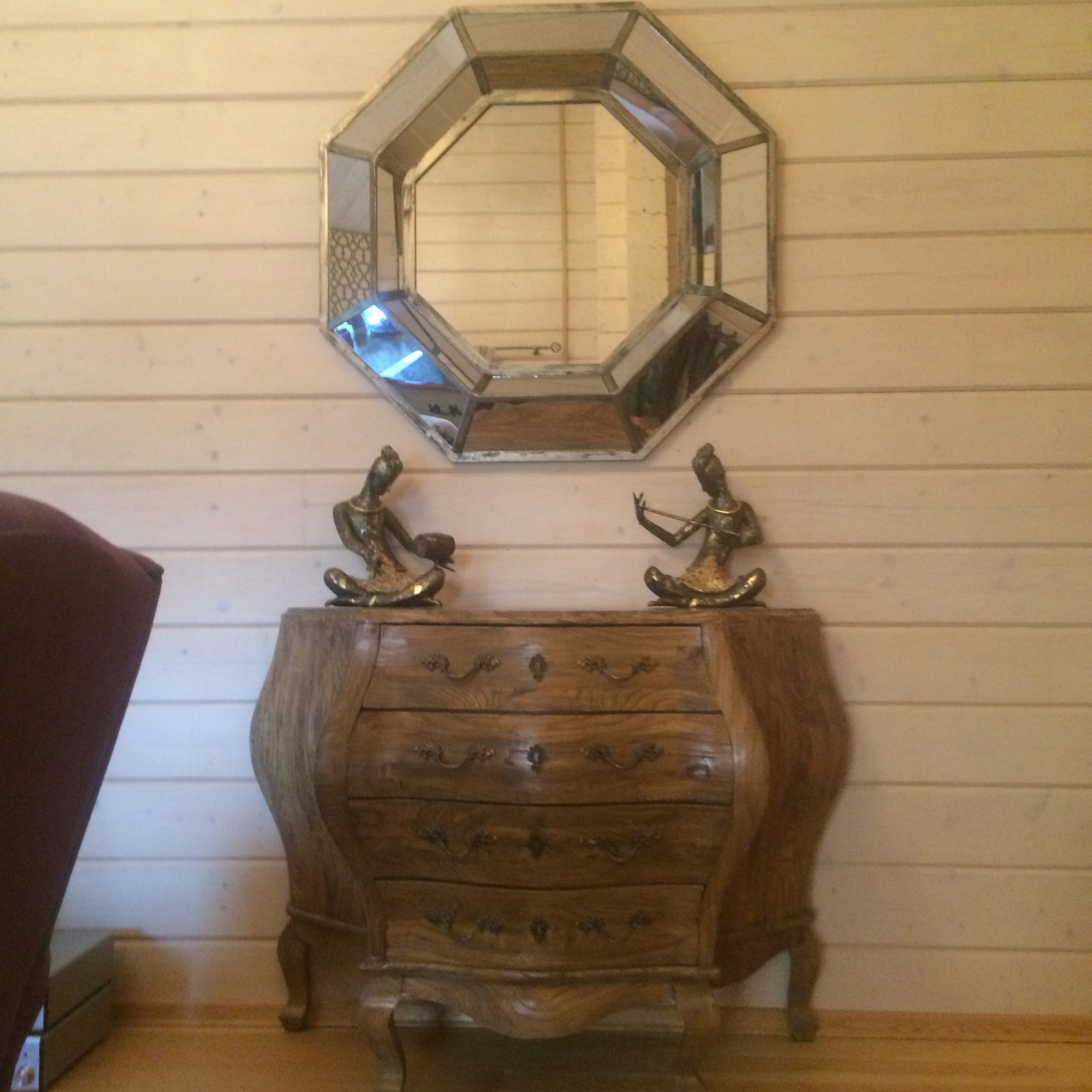 Обложка альбома: Комод