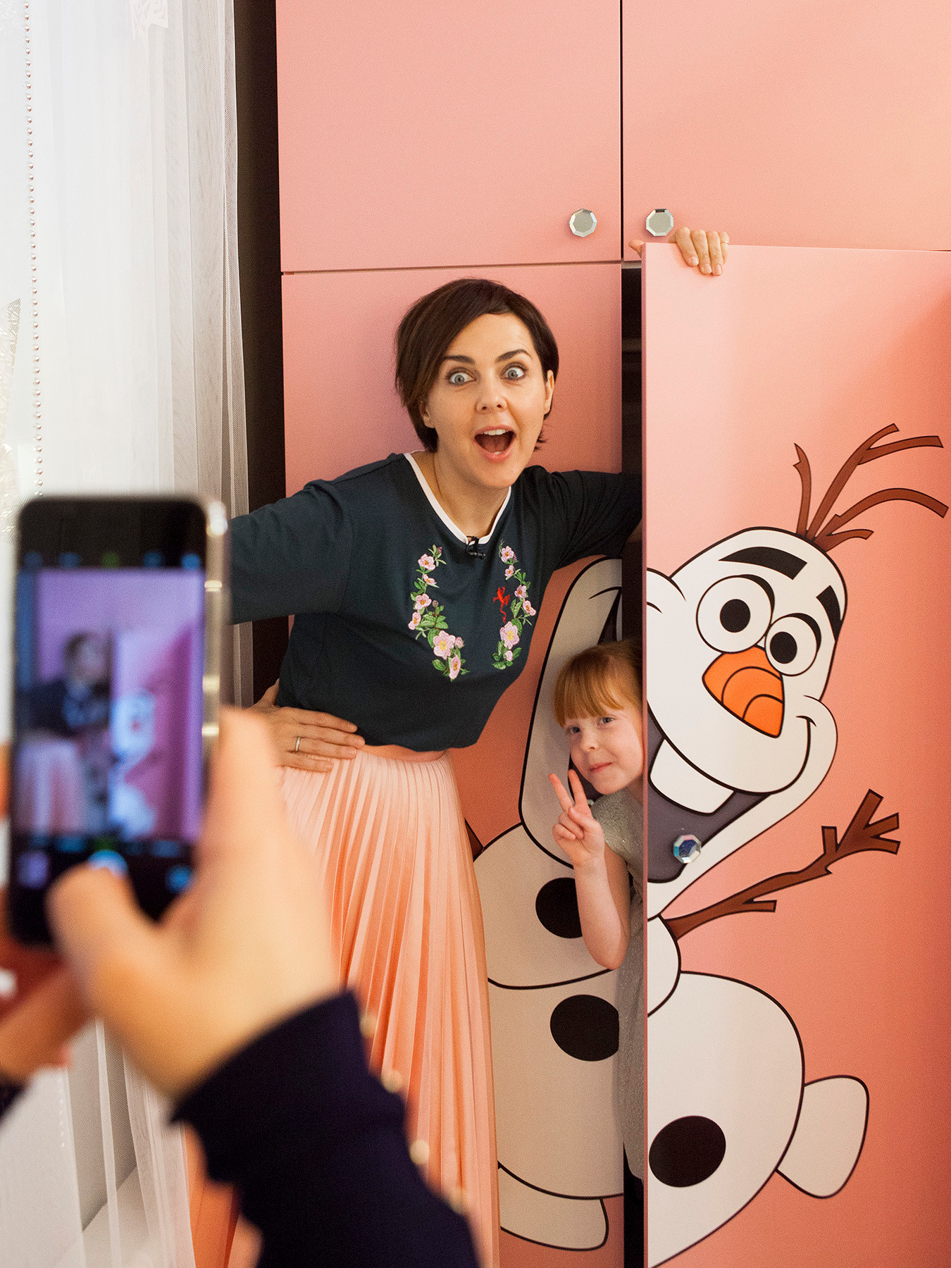 За кадром: Как снимают передачу «Это моя комната!»