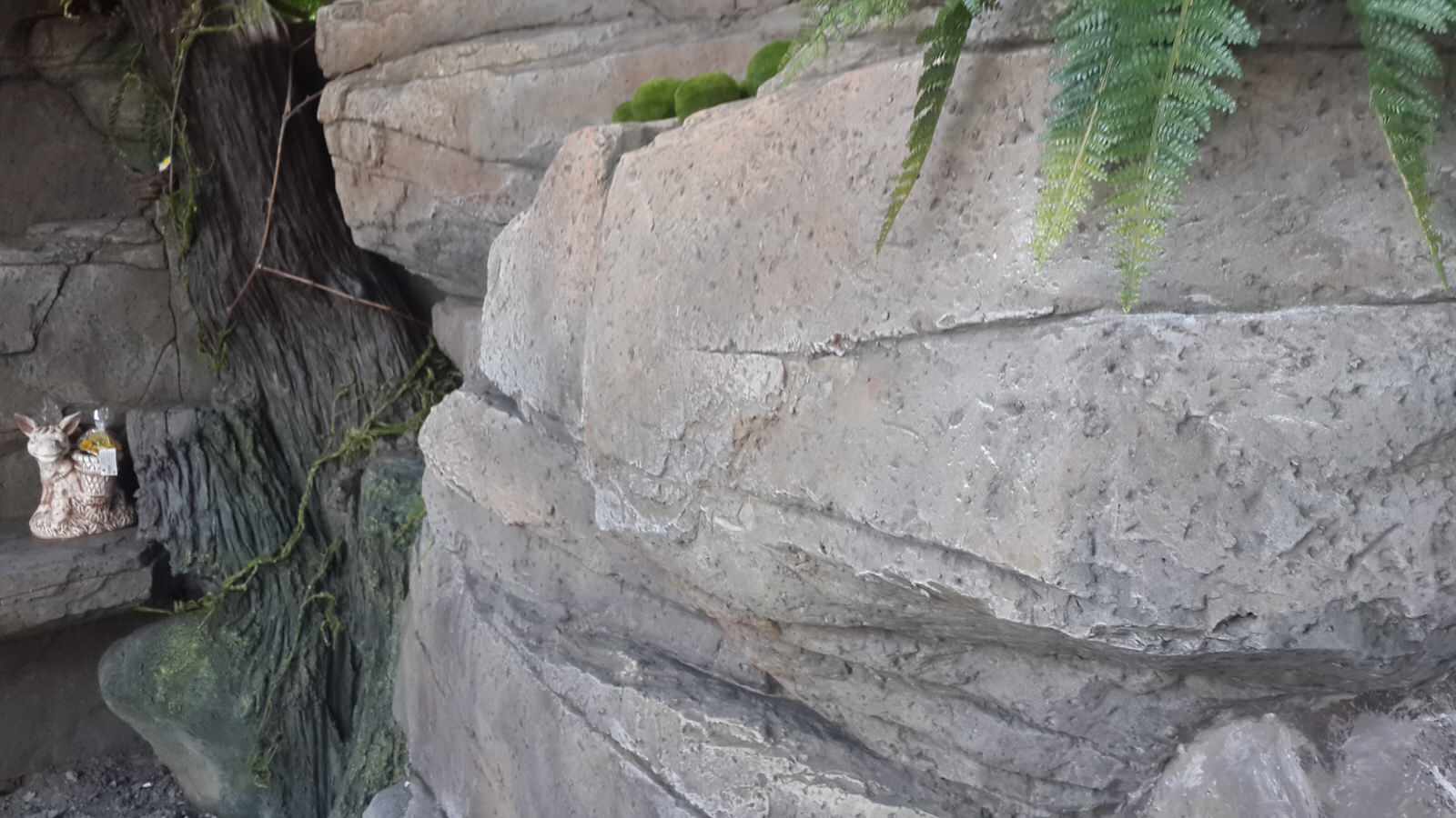 Искусственные скалы.