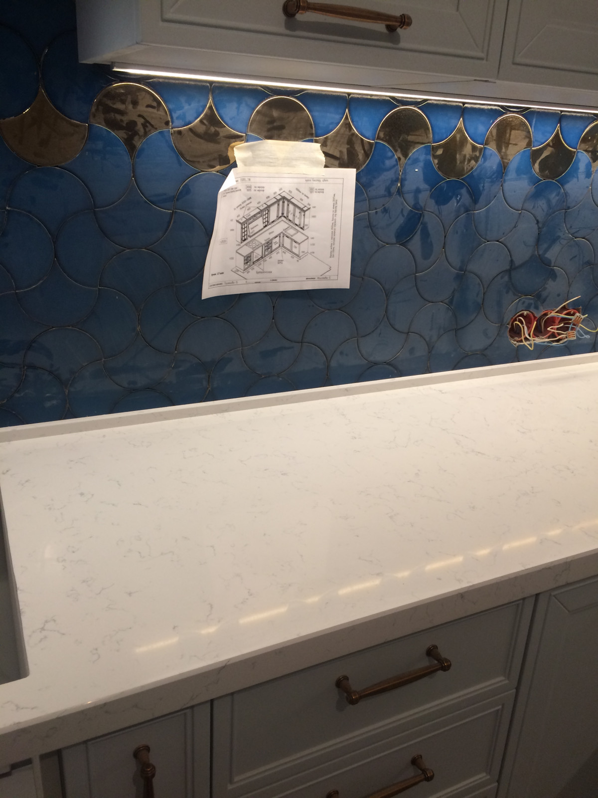 Обложка проекта: Столешница из кварца Technistone noble areti bianco