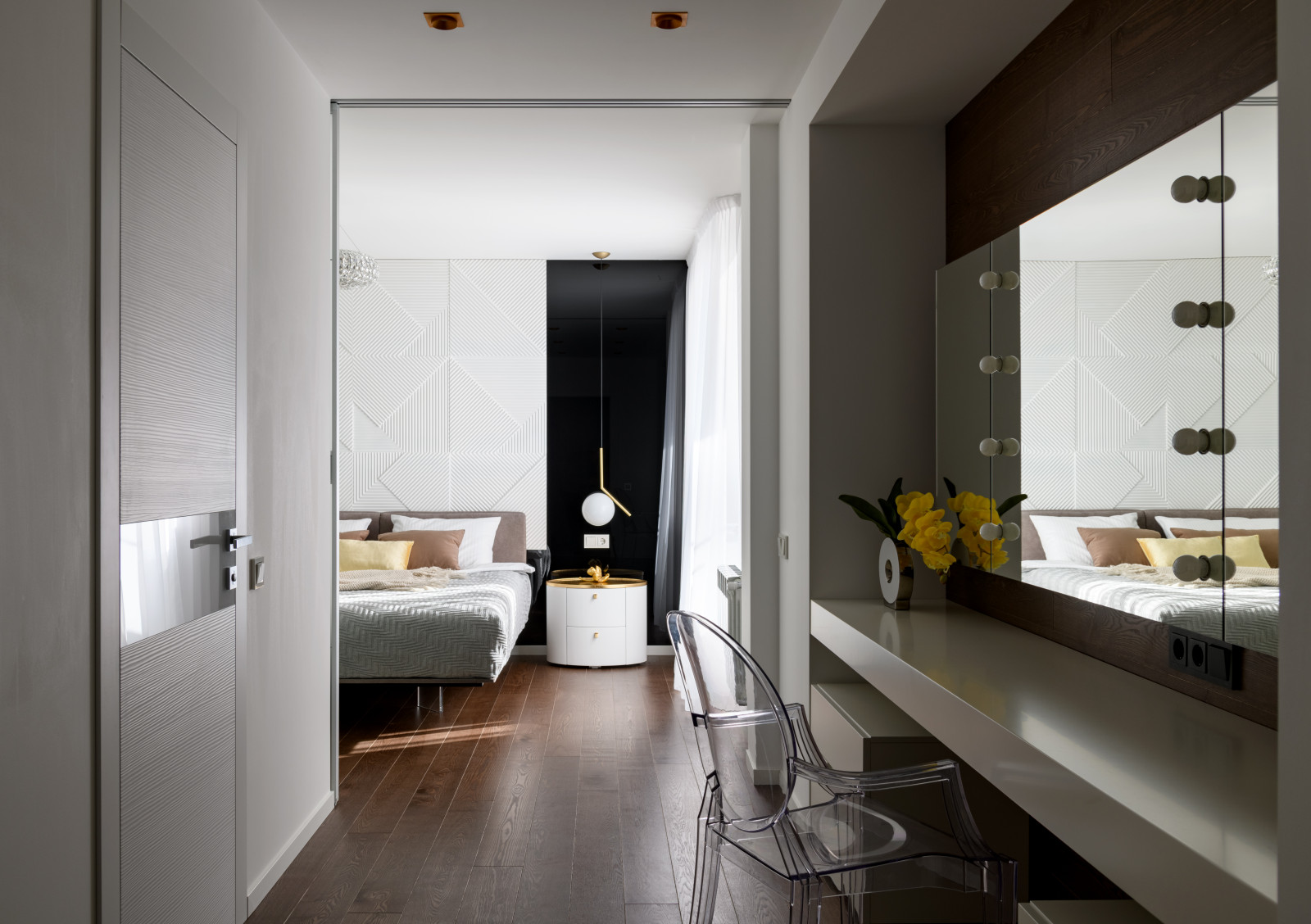 Стильная черно-белая квартира в Новосибирске