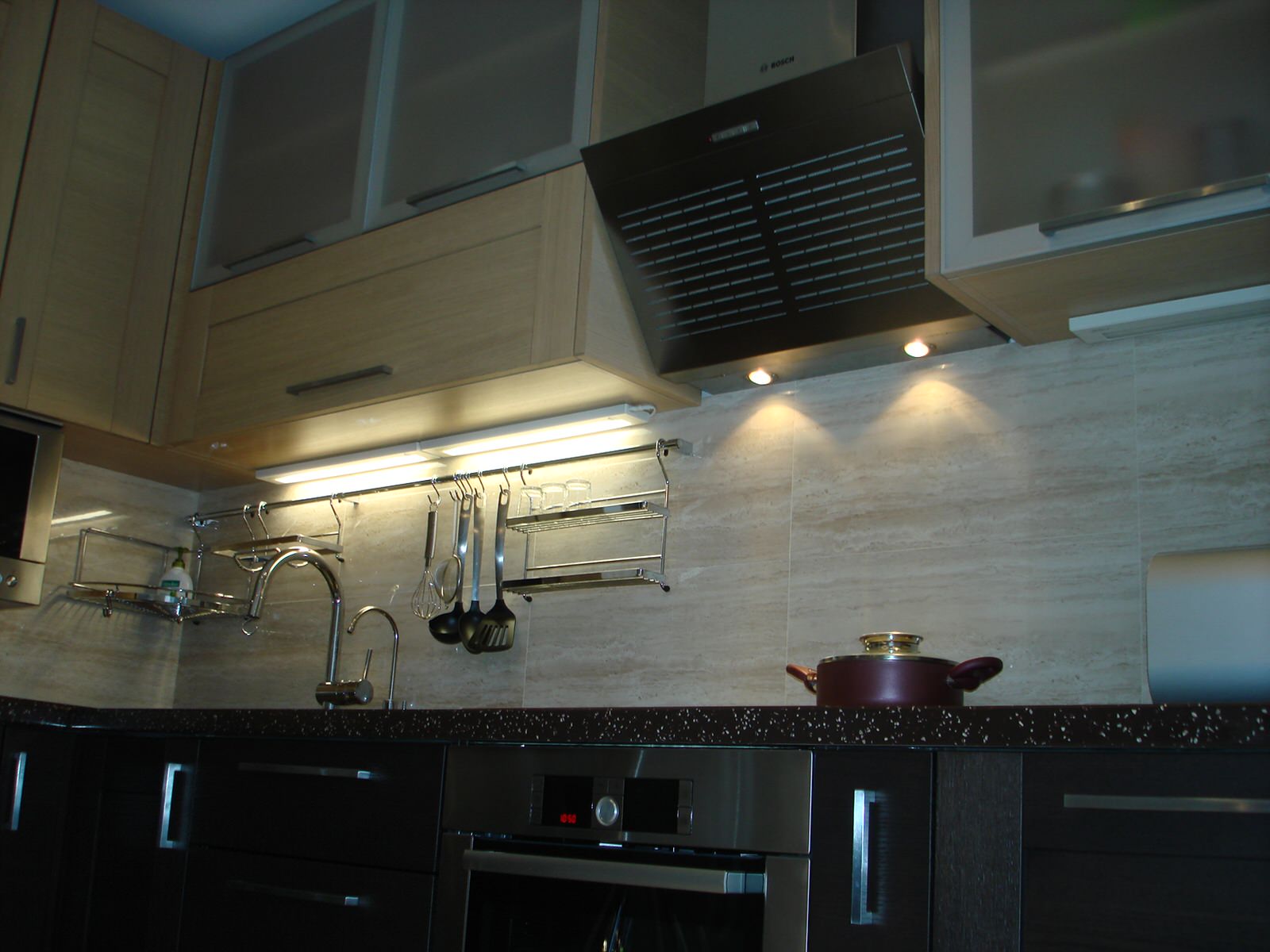 Кухня с барной стойкой