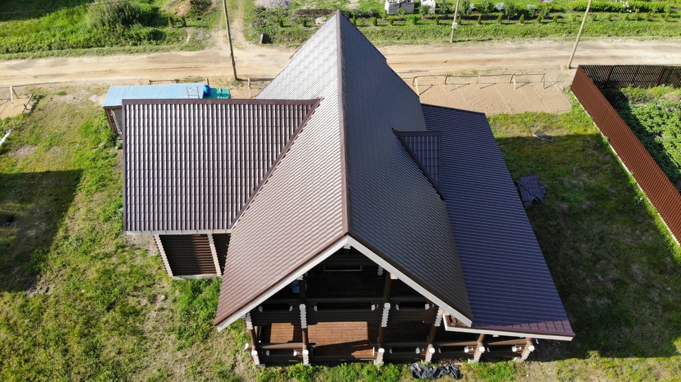 Сказочный дом из оцилиндрованного бревна.