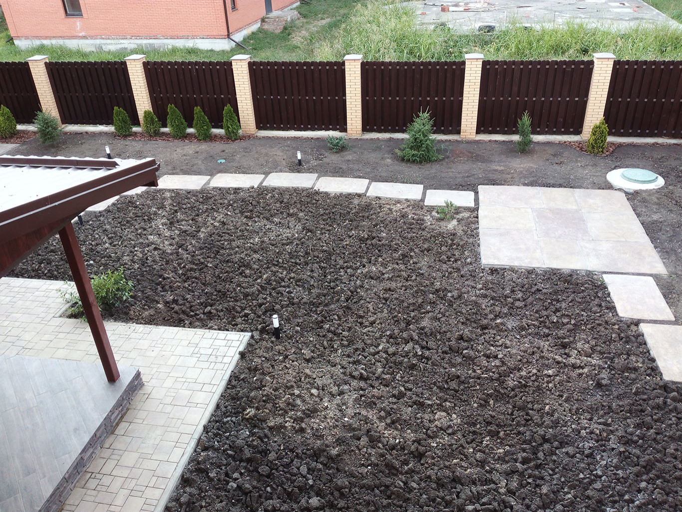 Тыльная часть. Площадка под беседку.