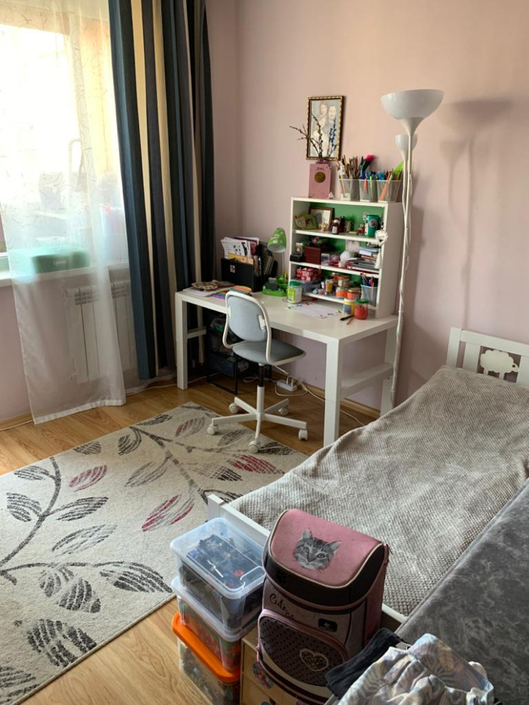 Обложка проекта: Переделка детской - гостиной в более современное пространство.