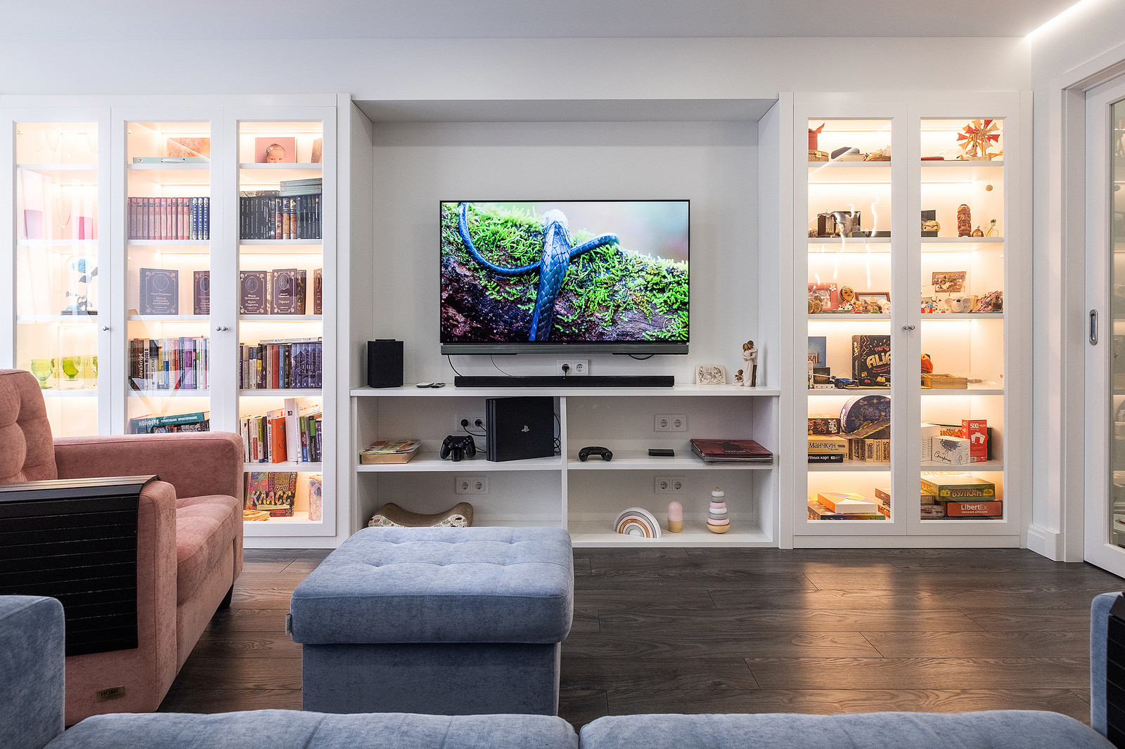 Трешка для семьи и двух кошек