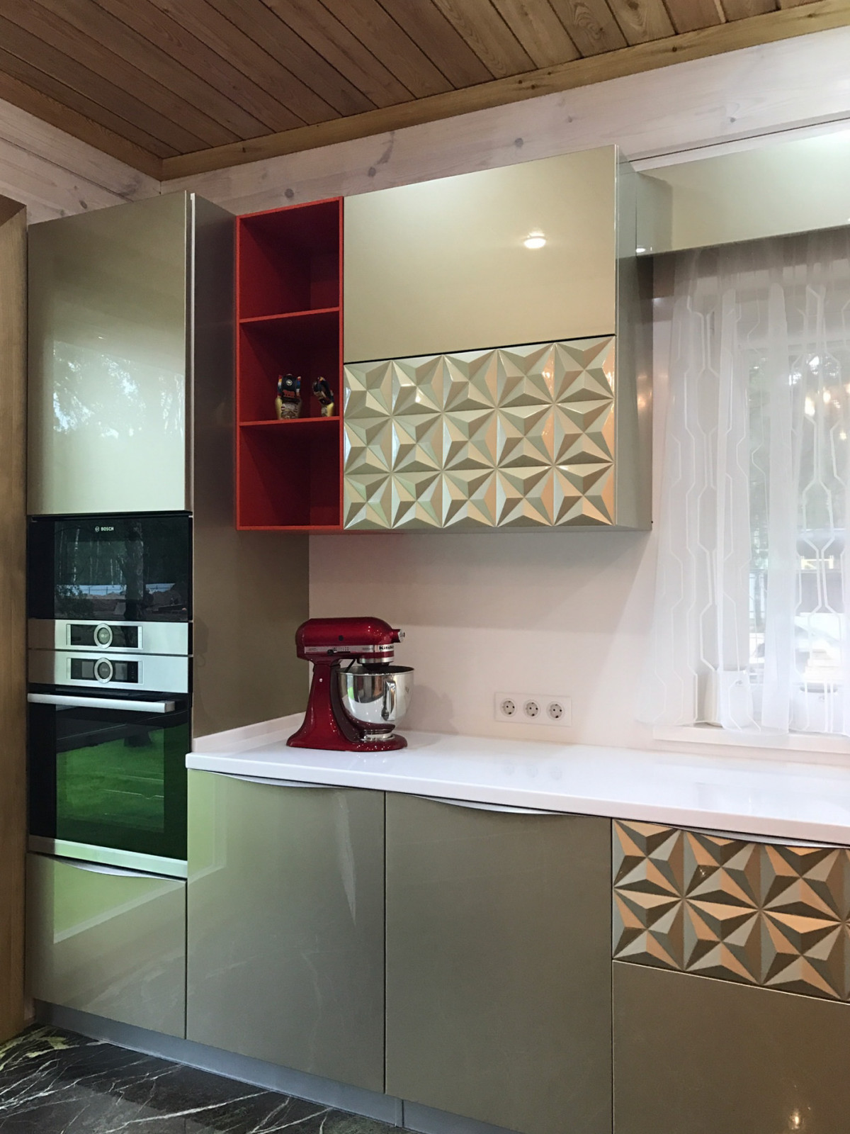 Кухня в деревянном доме в КП" Новоархангельское"