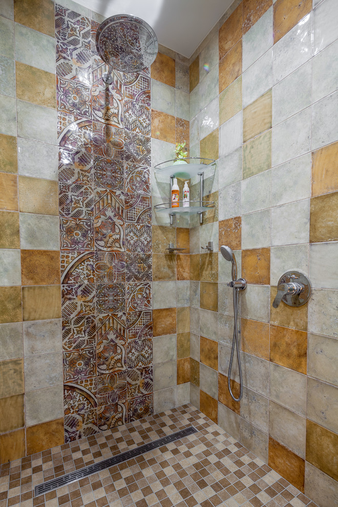 Двухэтажный дом с цокольным этажом и мансардой