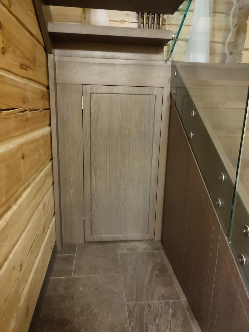 Лестница в деревянном доме