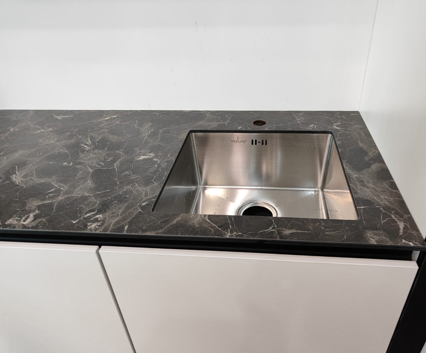 Столешница и HPL пластика на кухню