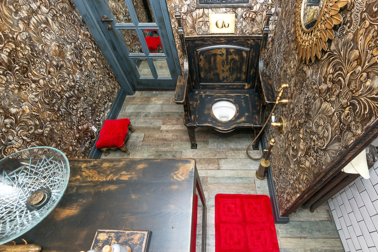 Квартира в Москве на Патриарших.