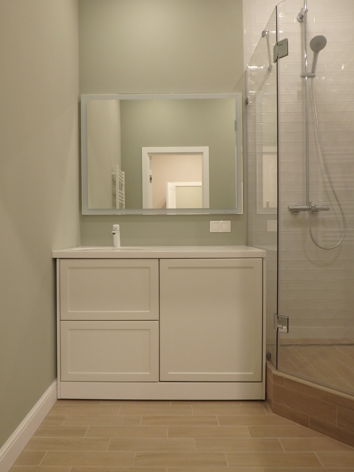 Обложка проекта: Счастье на Мичуринском - отделка санузла с душевой кабиной в новостройке