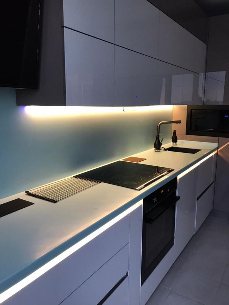 Столешница с кухонным фартуком из искусственного камня Corian Mint Ice