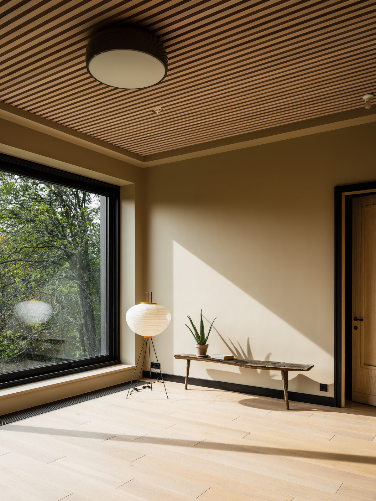 Houzz тур: Чёрный-чёрный дом под Троицком