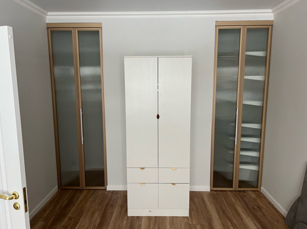 Обложка проекта: Складные подвесные двери для гардеробной