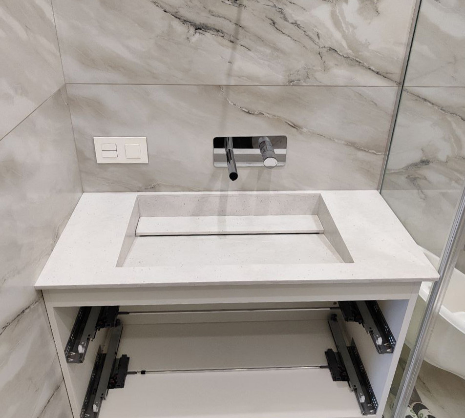 Столешница из акрилового камня в ванную комнату