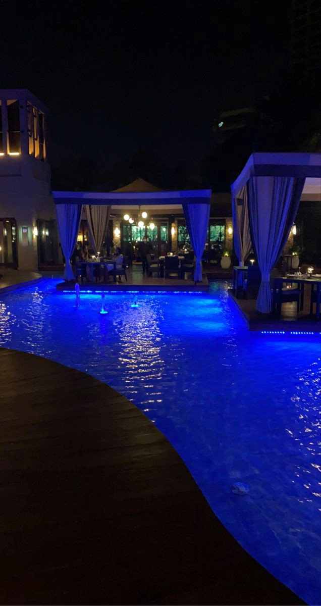 Обложка проекта: сверкающий дом