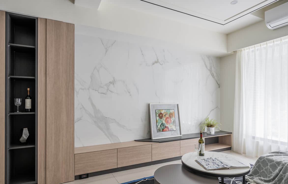 Благородные кремовые тона в современной квартире для большой семьи от L DESIGN