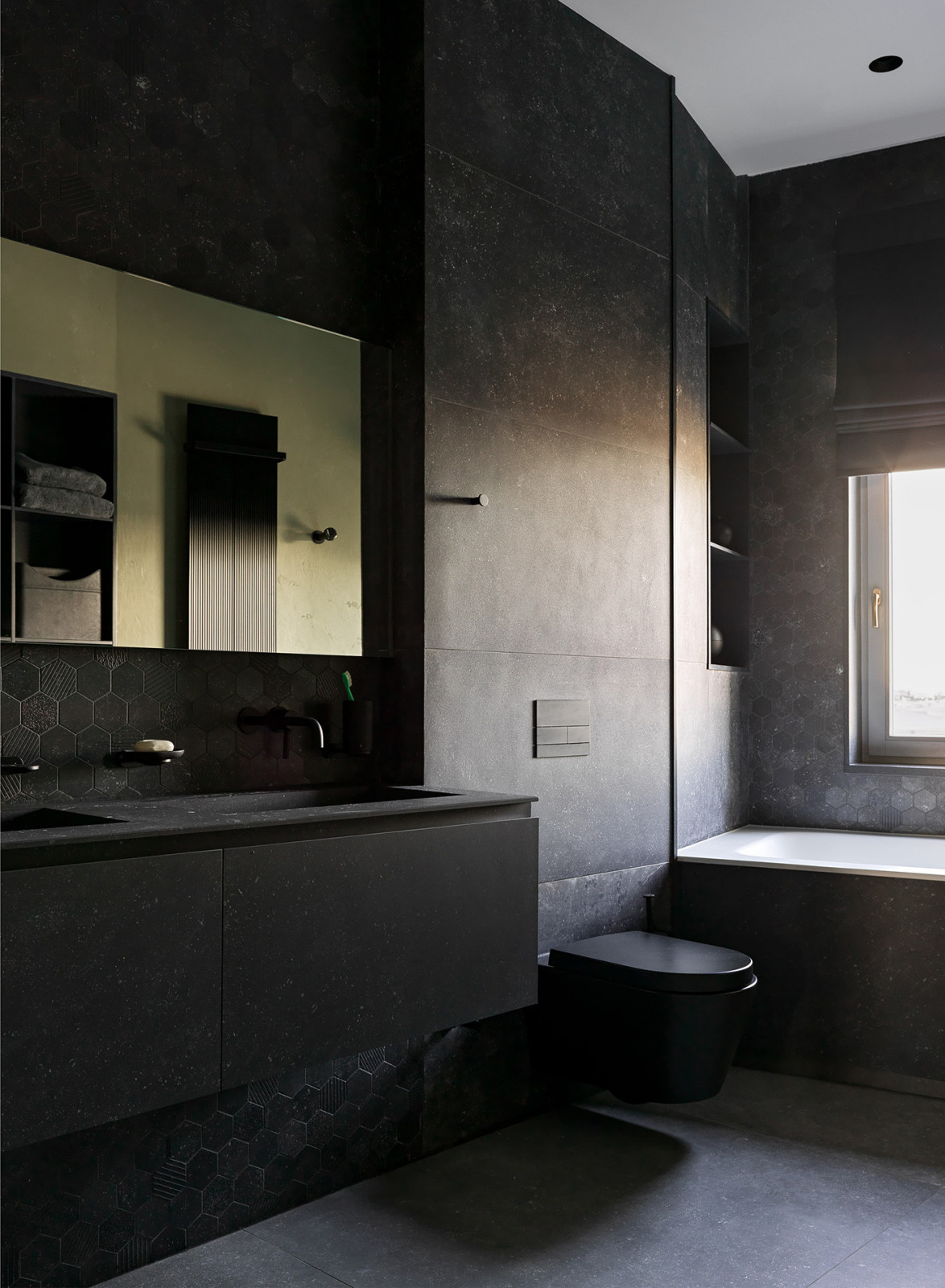 Apartment with grey shades in Saint-Petersburg