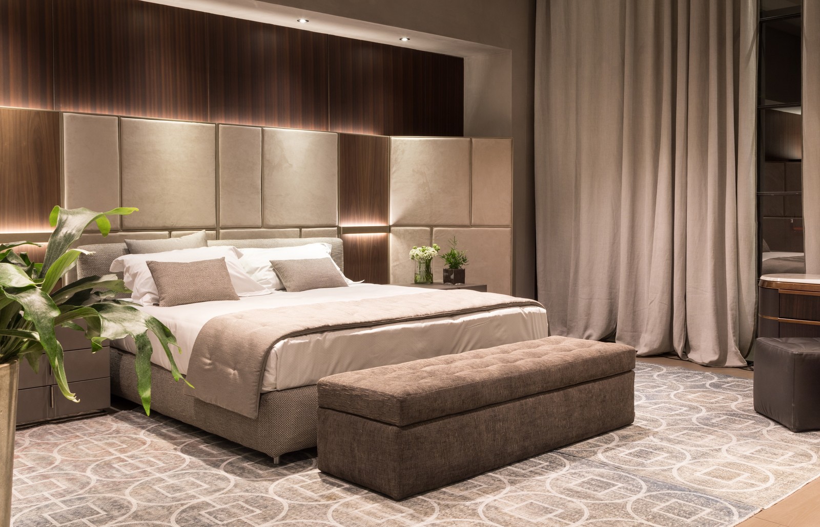 Кровать с большим изголовьем DESTILL, design Matteo Nunziati MERKURIO