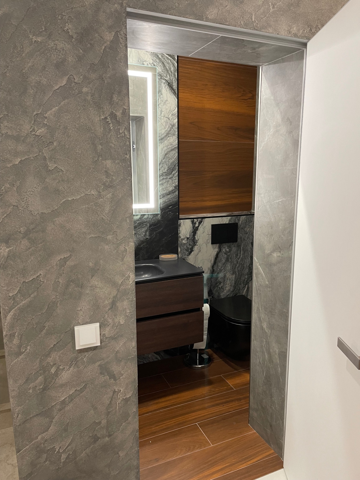 Санузлы в жилом доме на побережье, г, Геленджик