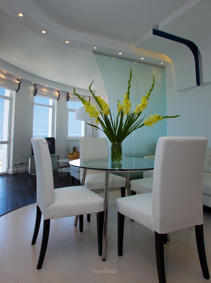 Где-то на море