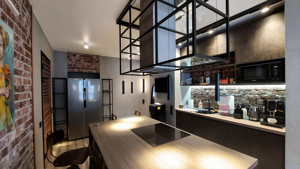 Квартира в Москве в стиле лофт, кухня, холл, санузел, кладовая. 2020 г.