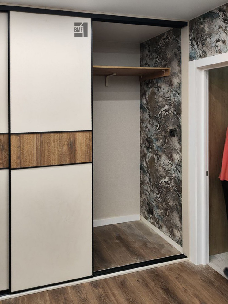 Шкаф-купе в современном стиле в спальню