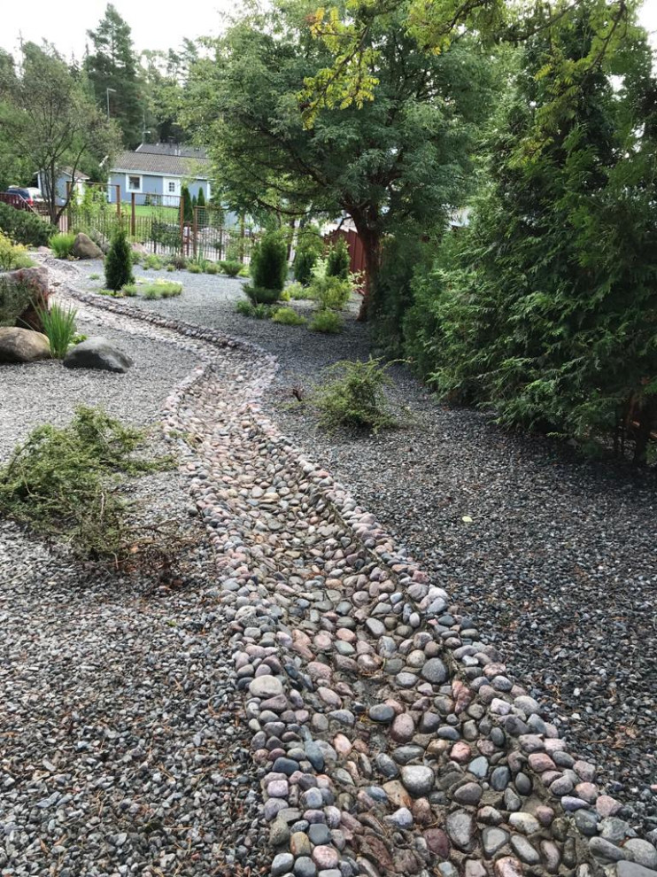 гравийный сад "История на склоне"