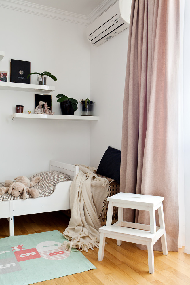 Шторы из рогожки для белой спальни