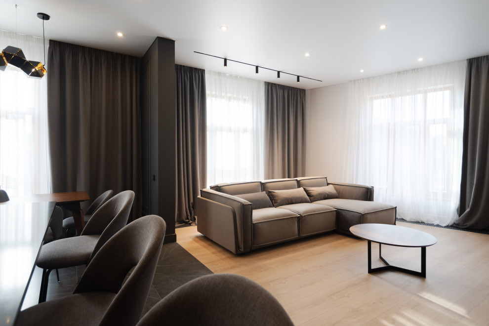 Просторная квартира в серых цветах