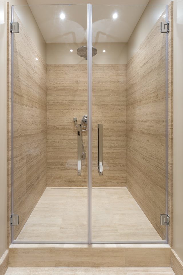 Двери из стекла