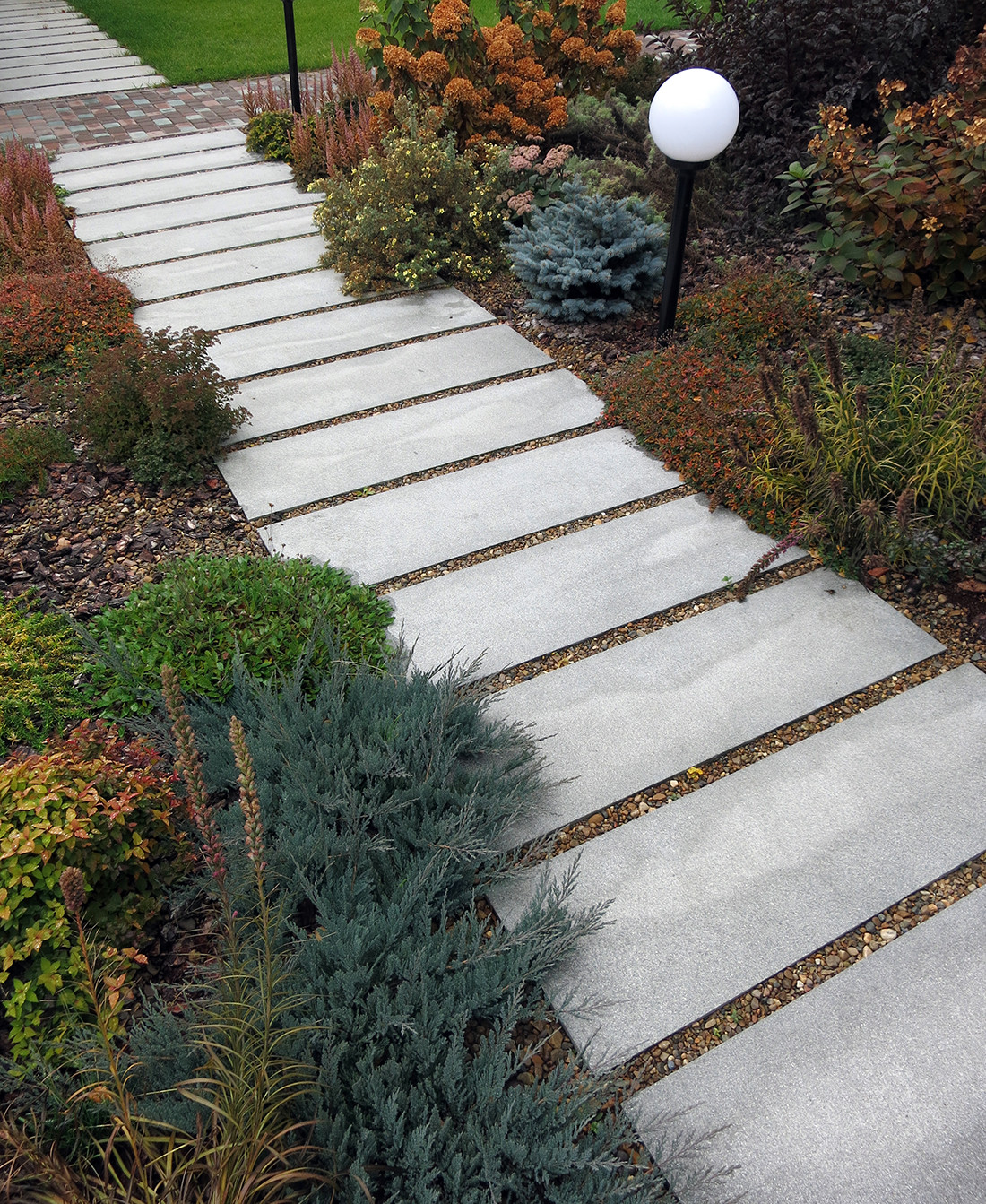 Руст и поперечно исчерченная дорожка