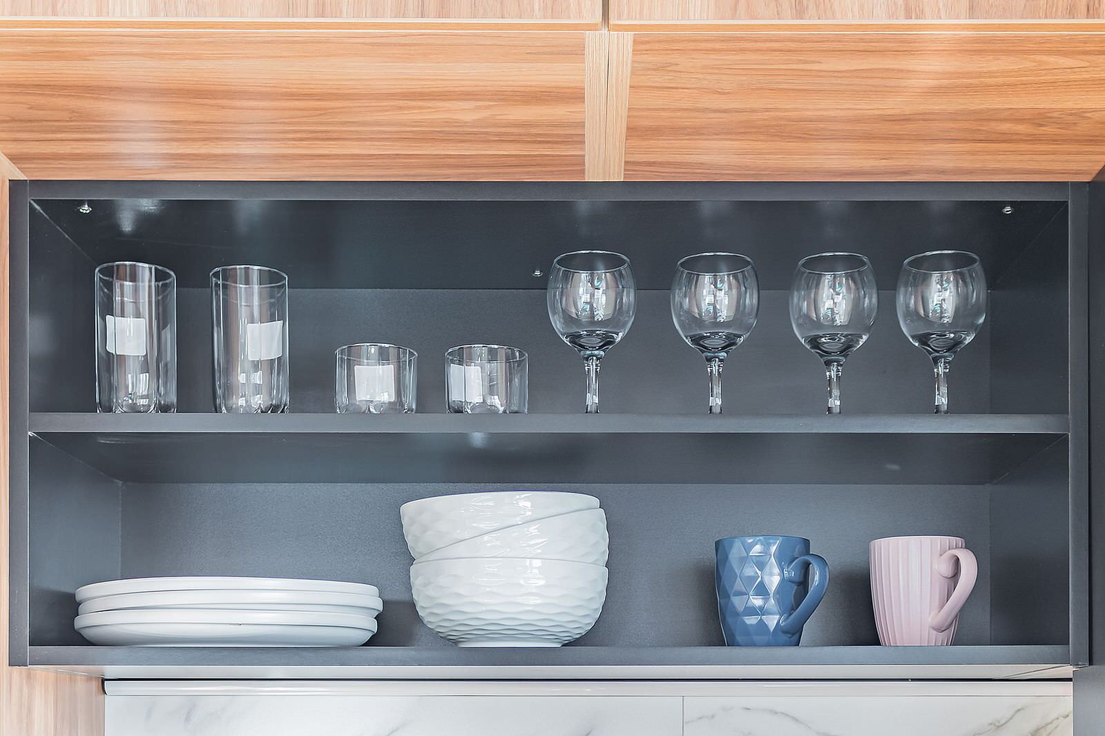 Обложка проекта: "Изумрудная роскошь" - номер в апарт-отеле KM TOWER